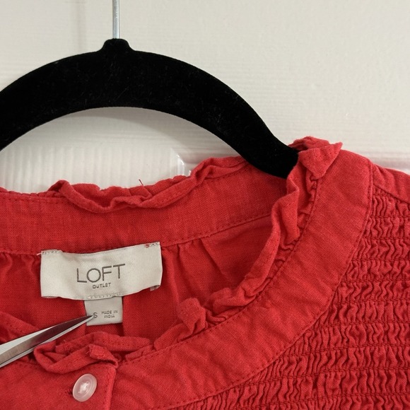 Loft Red Pintuck Linen Blend Ruffle Sleeveless Smocked Blouse Women's Size Small - Picture 2 of 4